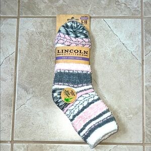 NWT Lincoln Outfitters Cozy Lodge Socks *Infused with Aloe Vera*